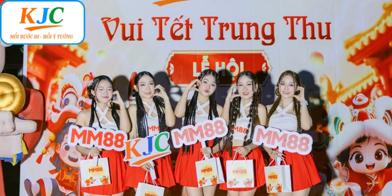 Trung Thu Rực Rỡ: Đêm Hội Ngập Tràn Niềm Vui Và May Mắn