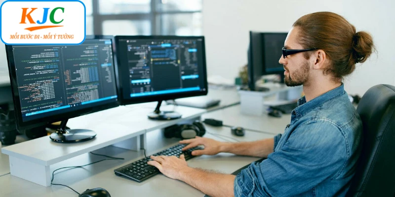 Lương thưởng và đãi ngộ của nhân viên IT Web